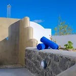 White Harmony * Megalochori (Santorini)