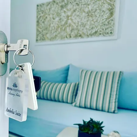 White Harmony Apartman *