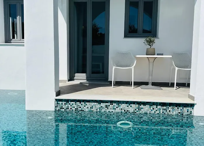 White Harmony Apartment