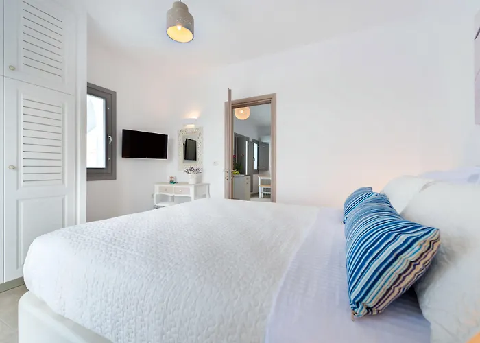 White Harmony * Megalochori (Santorini)